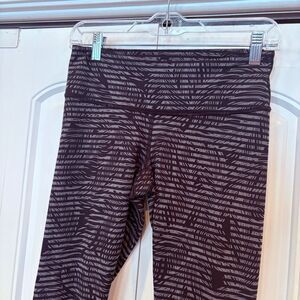 Lululemon Black And‎ Gray Leggings Size 6